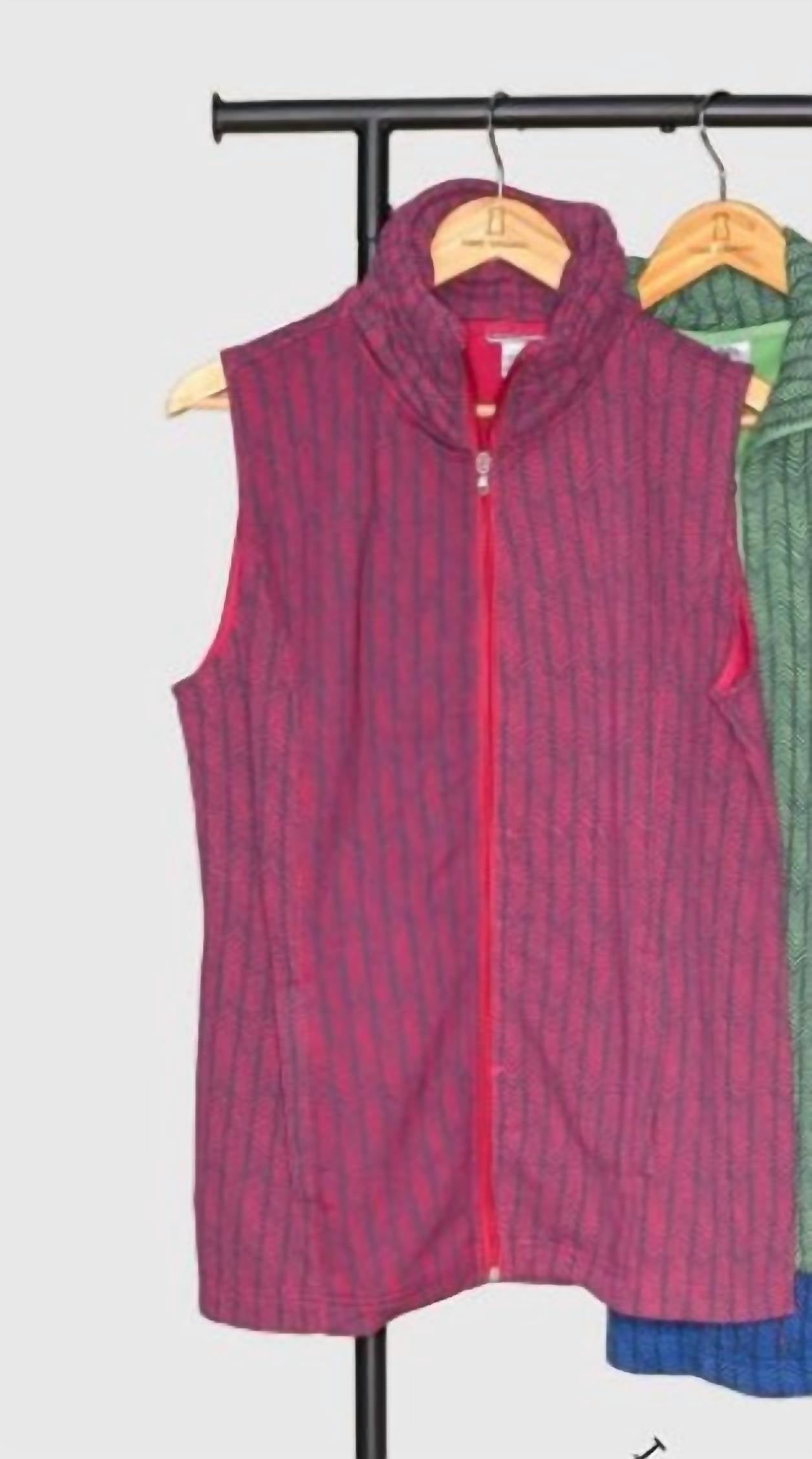 Женский жилет из французского трикотажа с принтом «елочка» розового цвета Pine Apparel
Женский жилет из французского трикотажа с принтом «елочка» розового цвета Pine Apparel