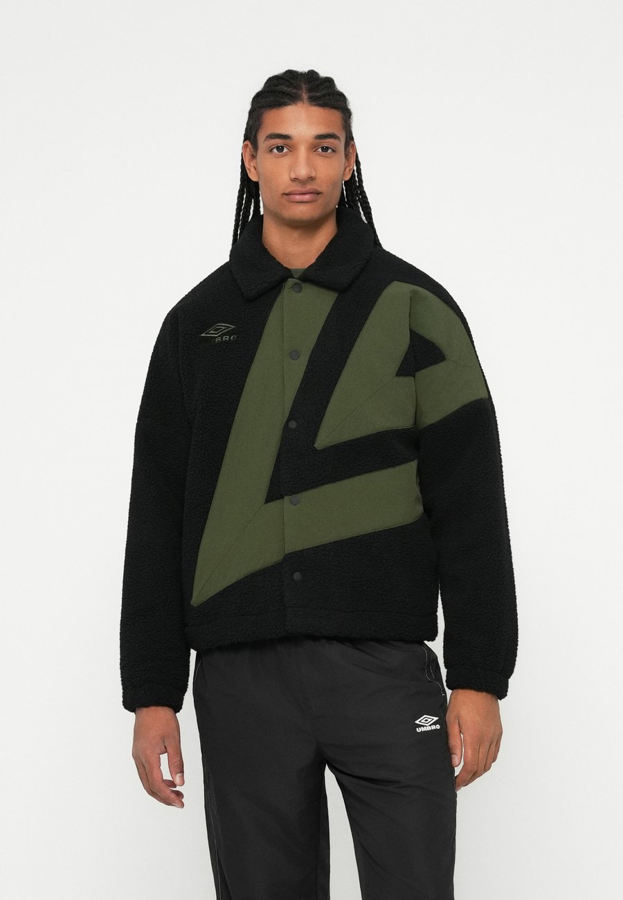 Флисовая куртка Umbro ACKET, Black/Duffel Bag/Black
Флисовая куртка Umbro ACKET, Black/Duffel Bag/Black