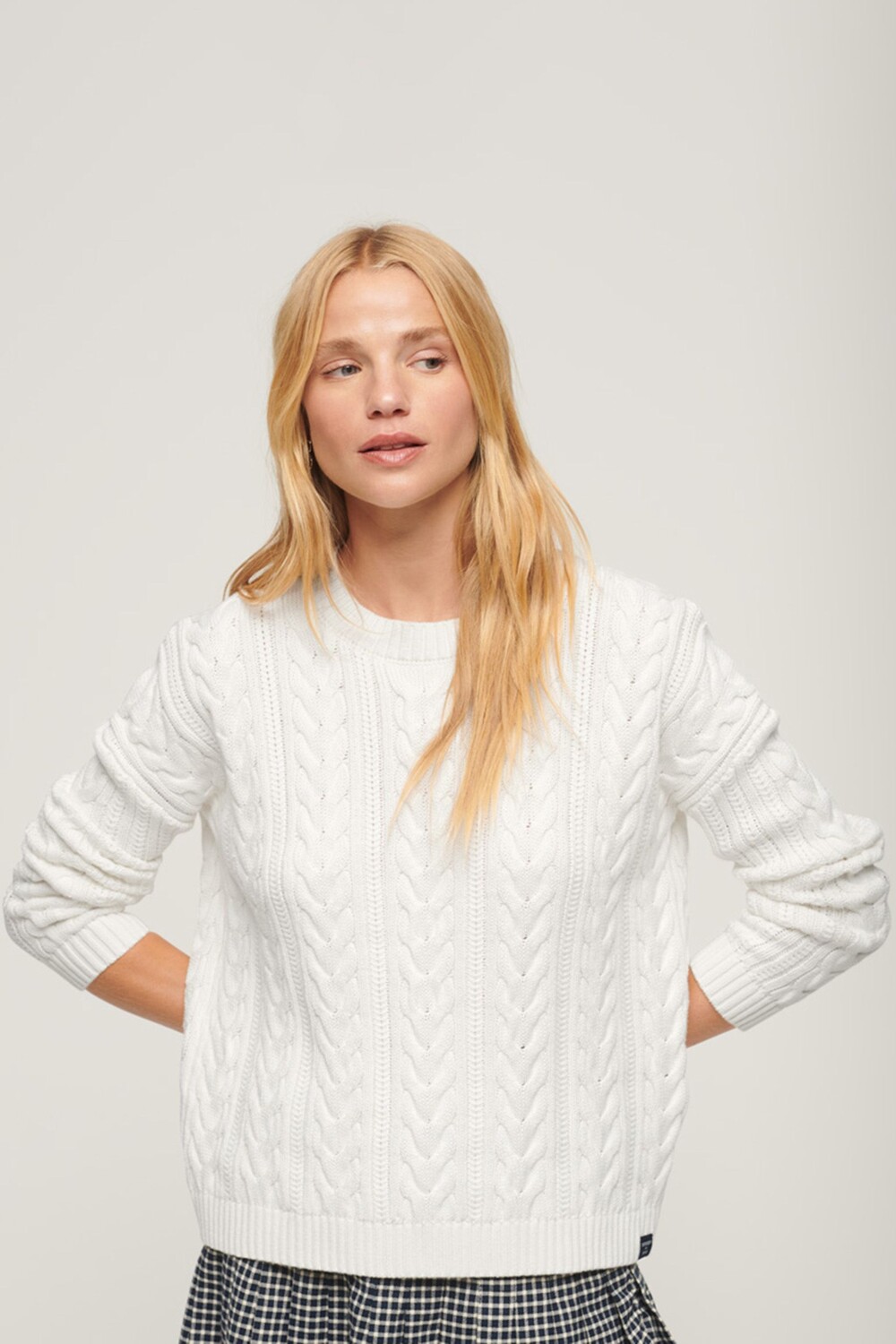 Свитер со спущенными плечами и косой строчкой Superdry, белый
Свитер со спущенными плечами и косой строчкой Superdry, белый