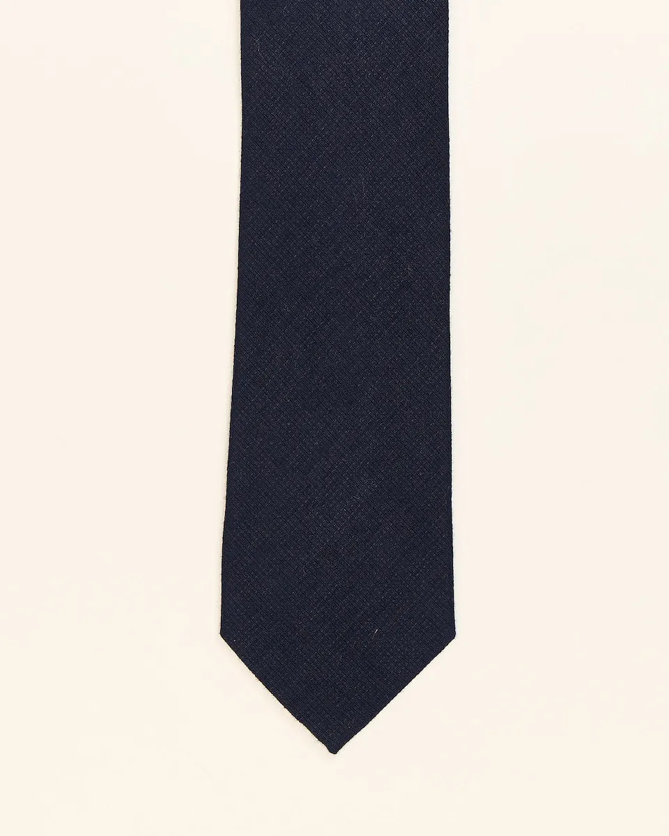 Мягкий фактурный мужской галстук темно-синего цвета PuroEgo, тёмно-синий
Мягкий фактурный мужской галстук темно-синего цвета PuroEgo, тёмно-синий