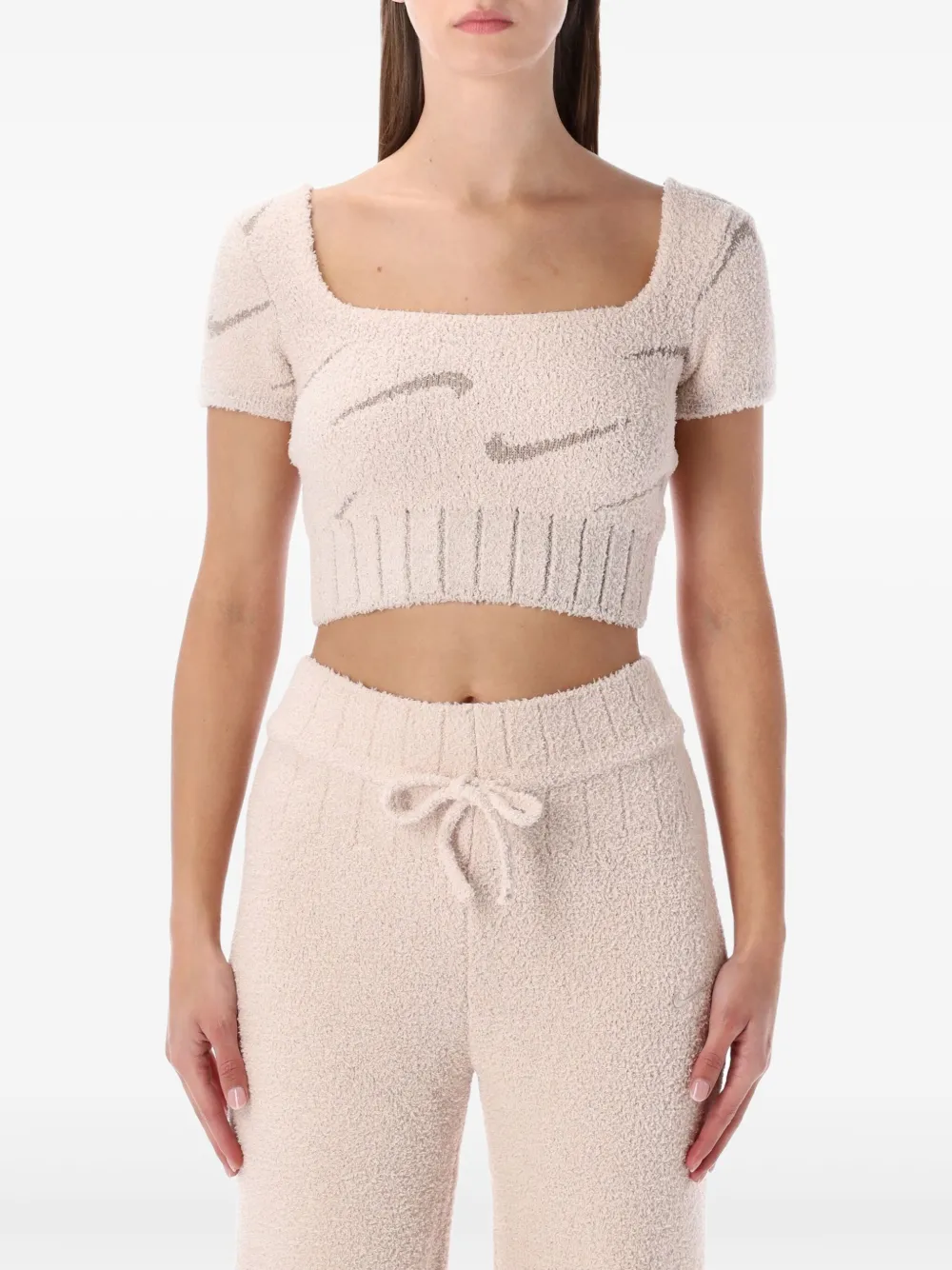 Топ с квадратным вырезом и логотипом Nike, светло-бежевый
Топ с квадратным вырезом и логотипом Nike, светло-бежевый