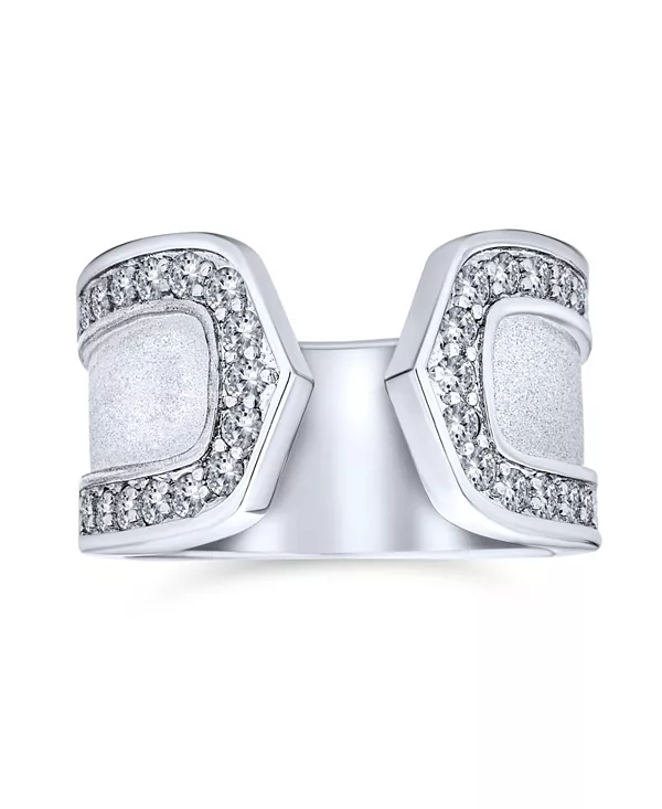 Модное кольцо с открытым ремешком в геометрическом стиле с акцентом на фианитах, матовой отделкой и чеканкой Bling Jewelry, silver
Модное кольцо с открытым ремешком в геометрическом стиле с акцентом на фианитах, матовой отделкой и чеканкой Bling Jewelry, silver