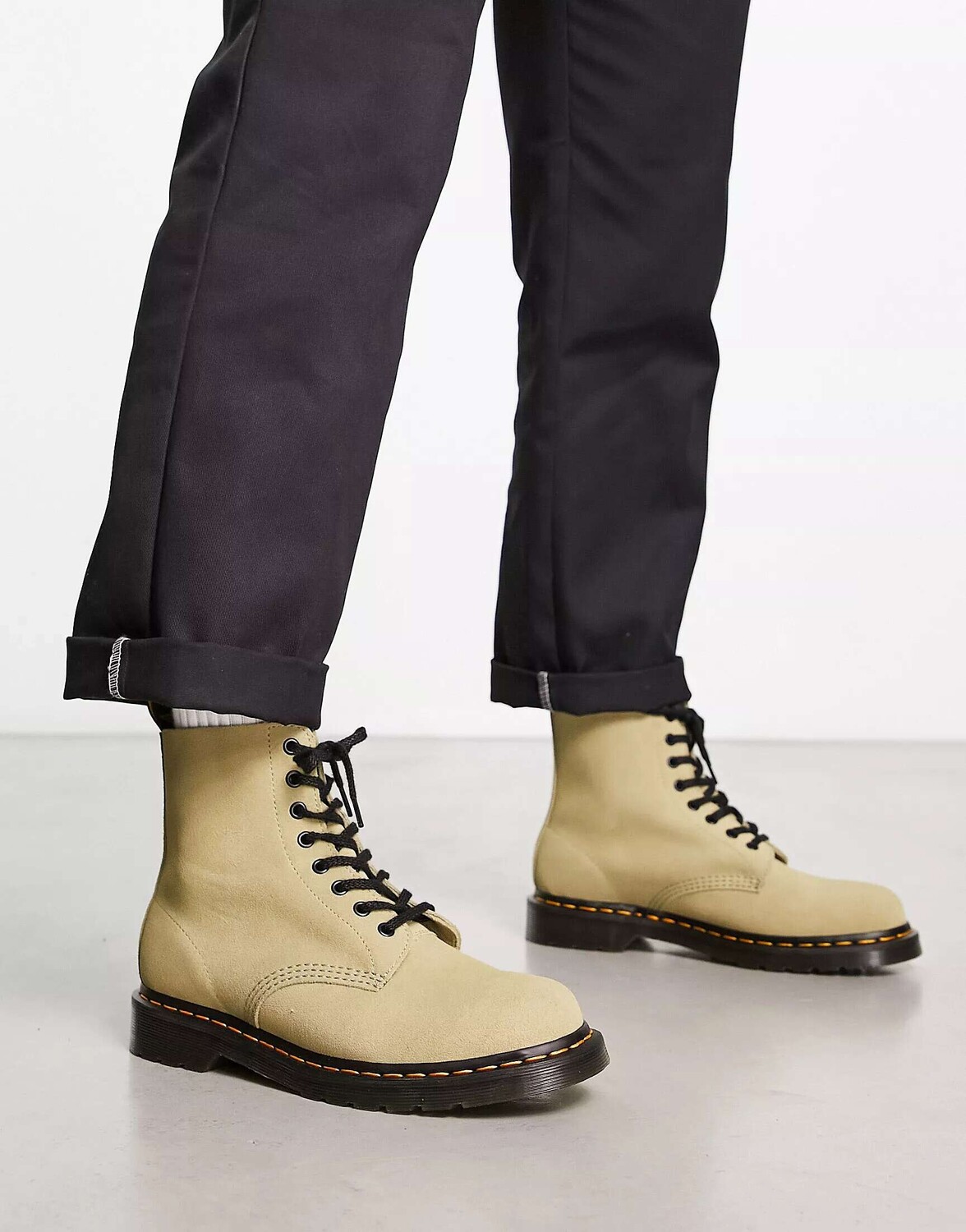 Ботинки Dr Martens 1460 Pascal с 8 люверсами из бледно-оливковой замши, Зеленый, Ботинки Dr Martens 1460 Pascal с 8 люверсами из бледно-оливковой замши
Ботинки Dr Martens 1460 Pascal с 8 люверсами из бледно-оливковой замши, Зеленый, Ботинки Dr Martens 1460 Pascal с 8 люверсами из бледно-оливковой замши