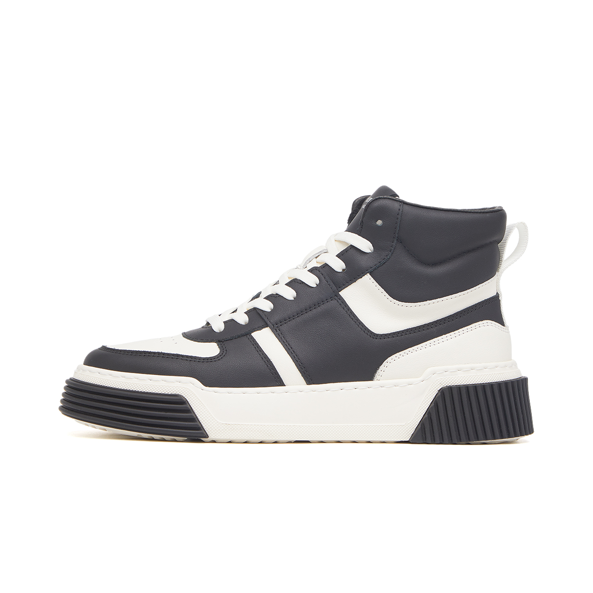 VICKI BROWN Высокие кроссовки для скейтбординга, мужские, белые, черные
VICKI BROWN Высокие кроссовки для скейтбординга, мужские, белые, черные