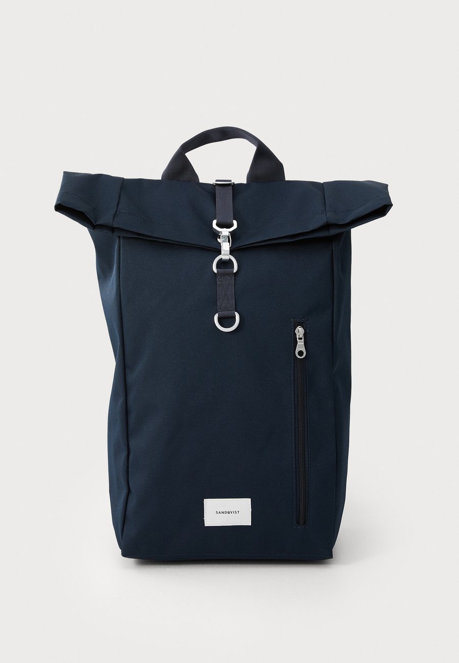 Рюкзак Sandqvist GROUND ROLLTOP BACKPACK UNISEX, Navy /Dark Blue
Рюкзак Sandqvist GROUND ROLLTOP BACKPACK UNISEX, Navy /Dark Blue