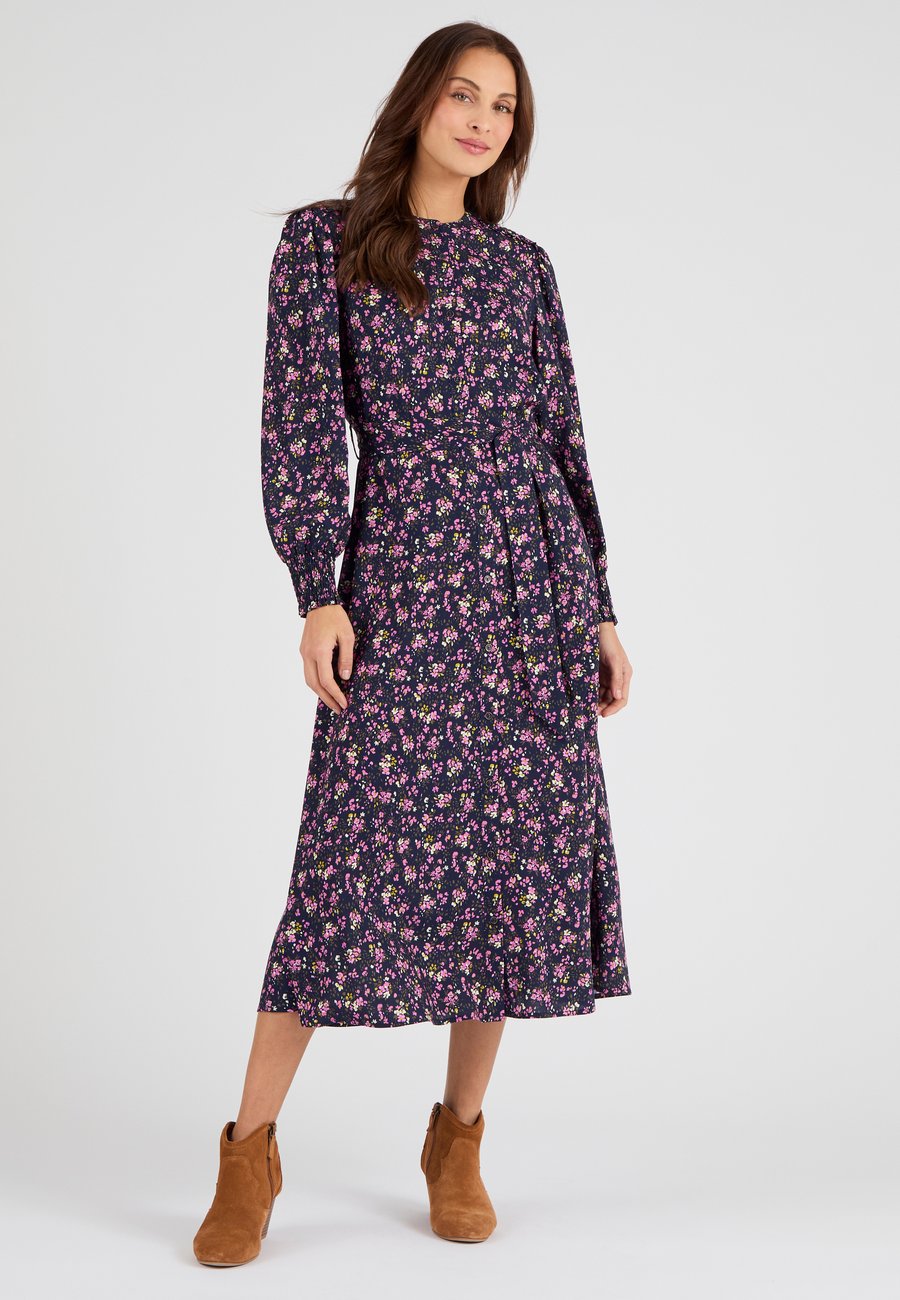Платье Damart Day dress, Navy Floral/Pink
Платье Damart Day dress, Navy Floral/Pink