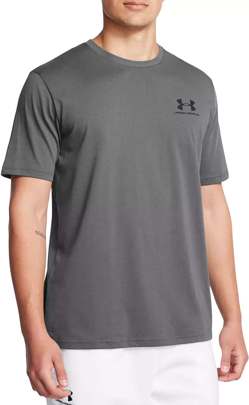 Мужская футболка в спортивном стиле с рисунком на левой груди Under Armour, цвет Castlerock/Black
Мужская футболка в спортивном стиле с рисунком на левой груди Under Armour, цвет Castlerock/Black