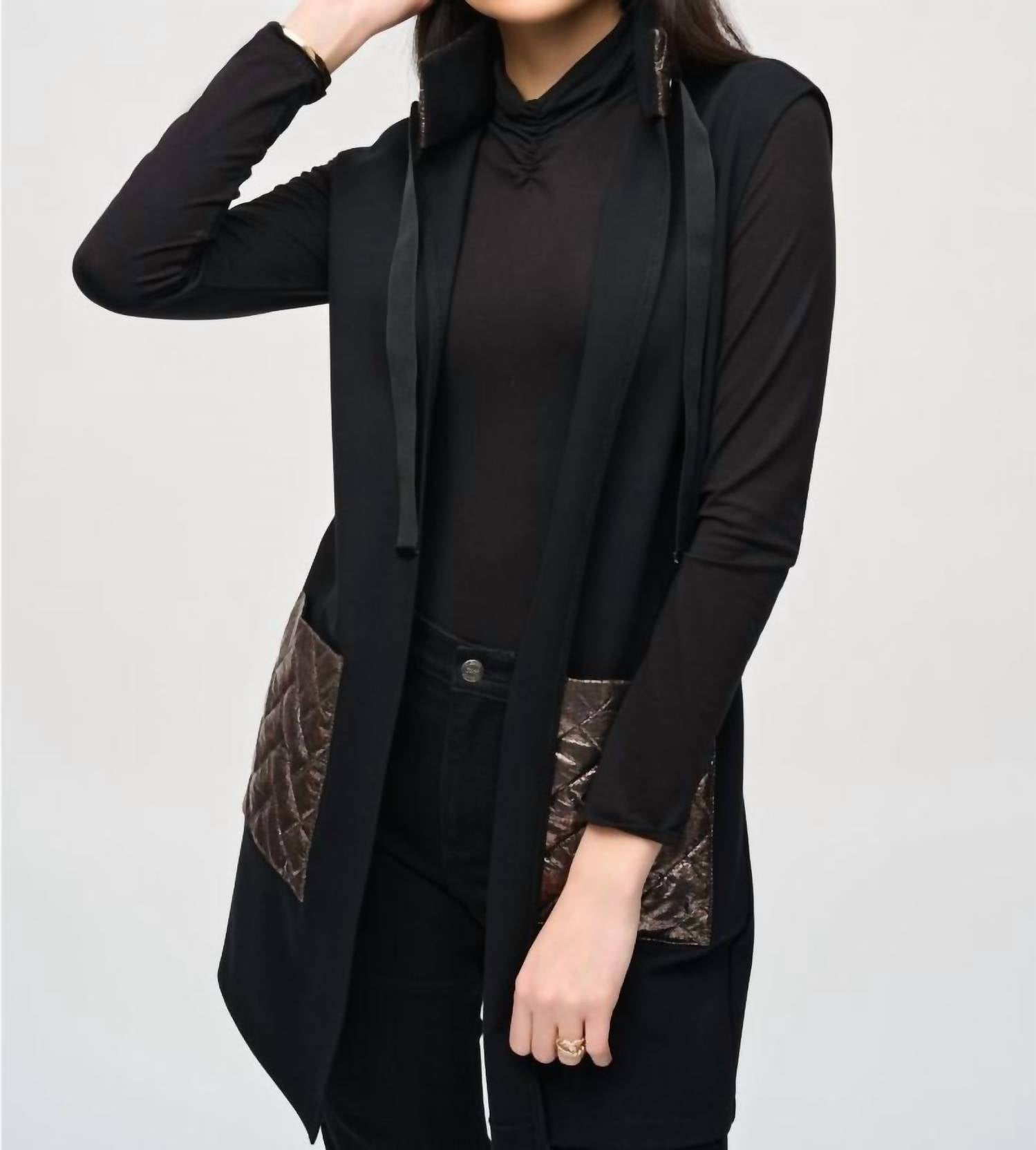 Стеганый жилет без рукавов черного/серого цвета Joseph Ribkoff
Стеганый жилет без рукавов черного/серого цвета Joseph Ribkoff