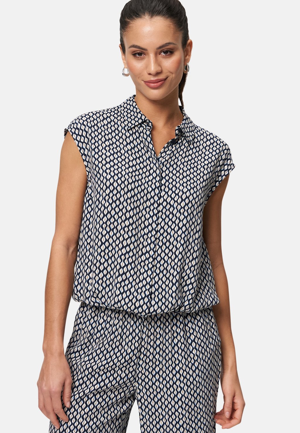 Блузка на пуговицах MIT DRUCK zero, темно-синий
Блузка на пуговицах MIT DRUCK zero, темно-синий