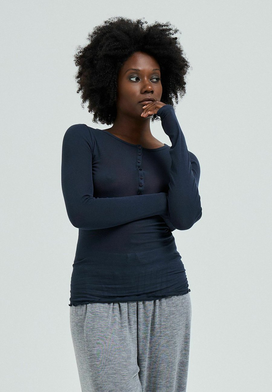 Топ Seamless Basic GRANDDAD, Midnight/Dark Blue
Топ Seamless Basic GRANDDAD, Midnight/Dark Blue