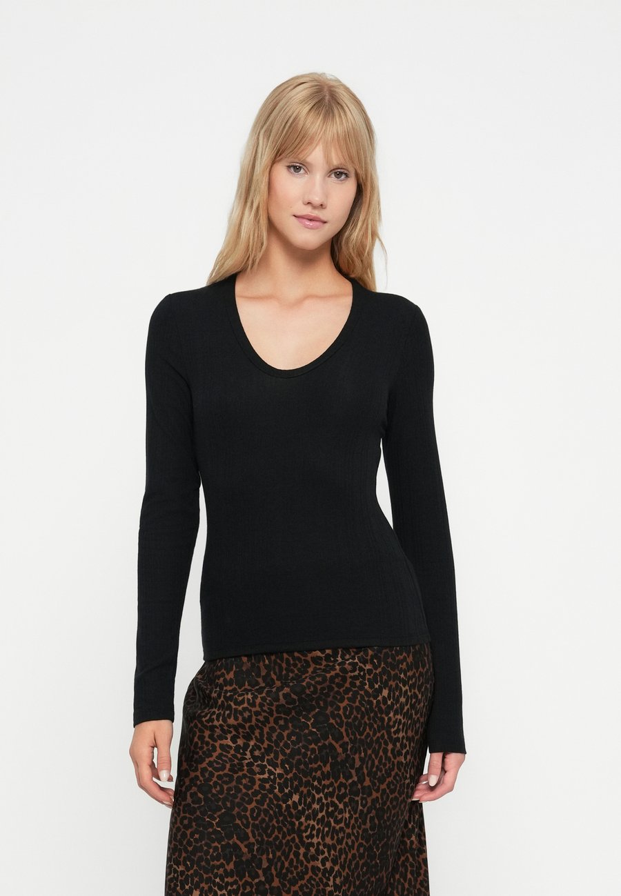 Топ GAP LUXE, Black
Топ GAP LUXE, Black