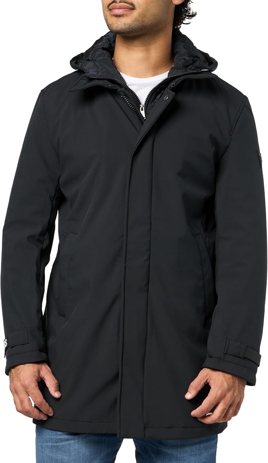 GUESS мужская новая софтшелловая куртка Colin с капюшоном, Jet Black
GUESS мужская новая софтшелловая куртка Colin с капюшоном, Jet Black