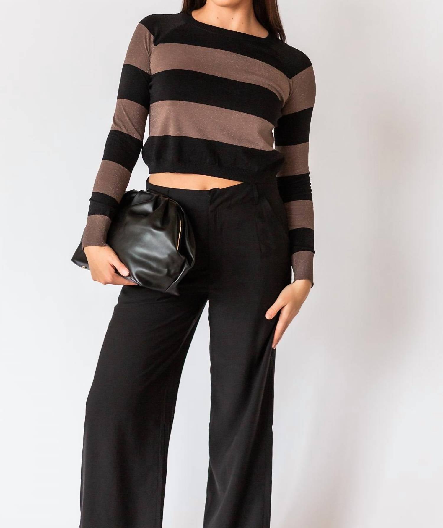 Топ Finley черного цвета falcon park
Топ Finley черного цвета falcon park