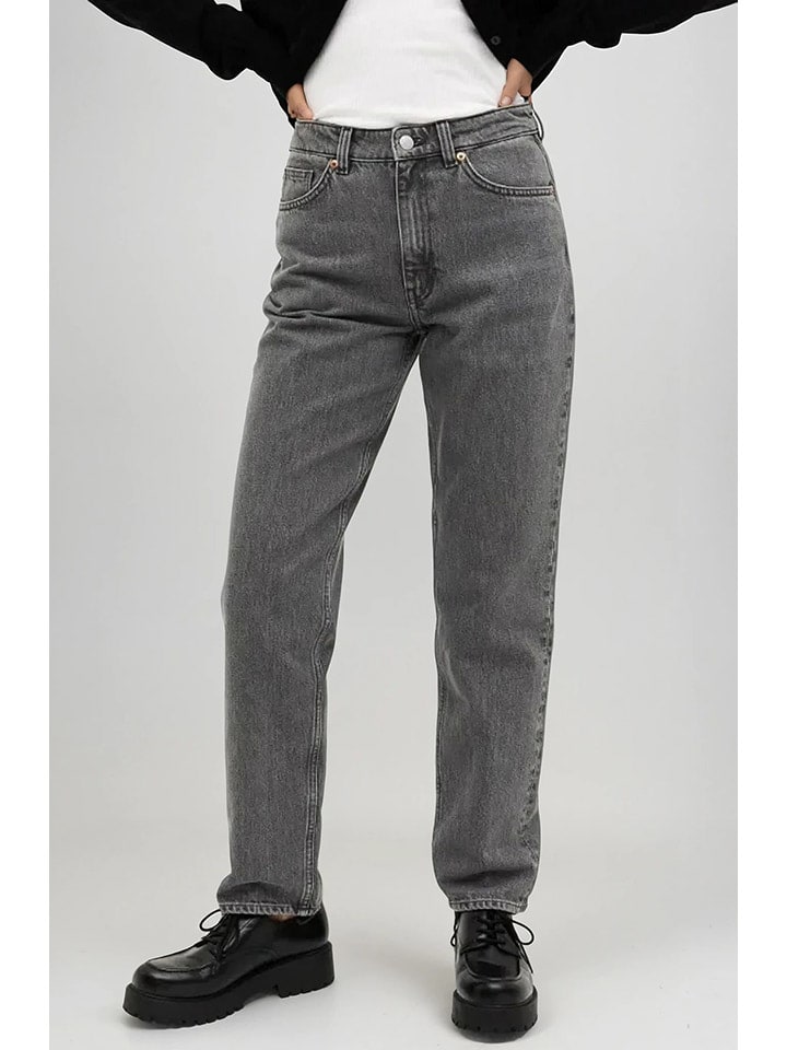 Джинсы - Regular fit - серого цвета Monki
Джинсы - Regular fit - серого цвета Monki