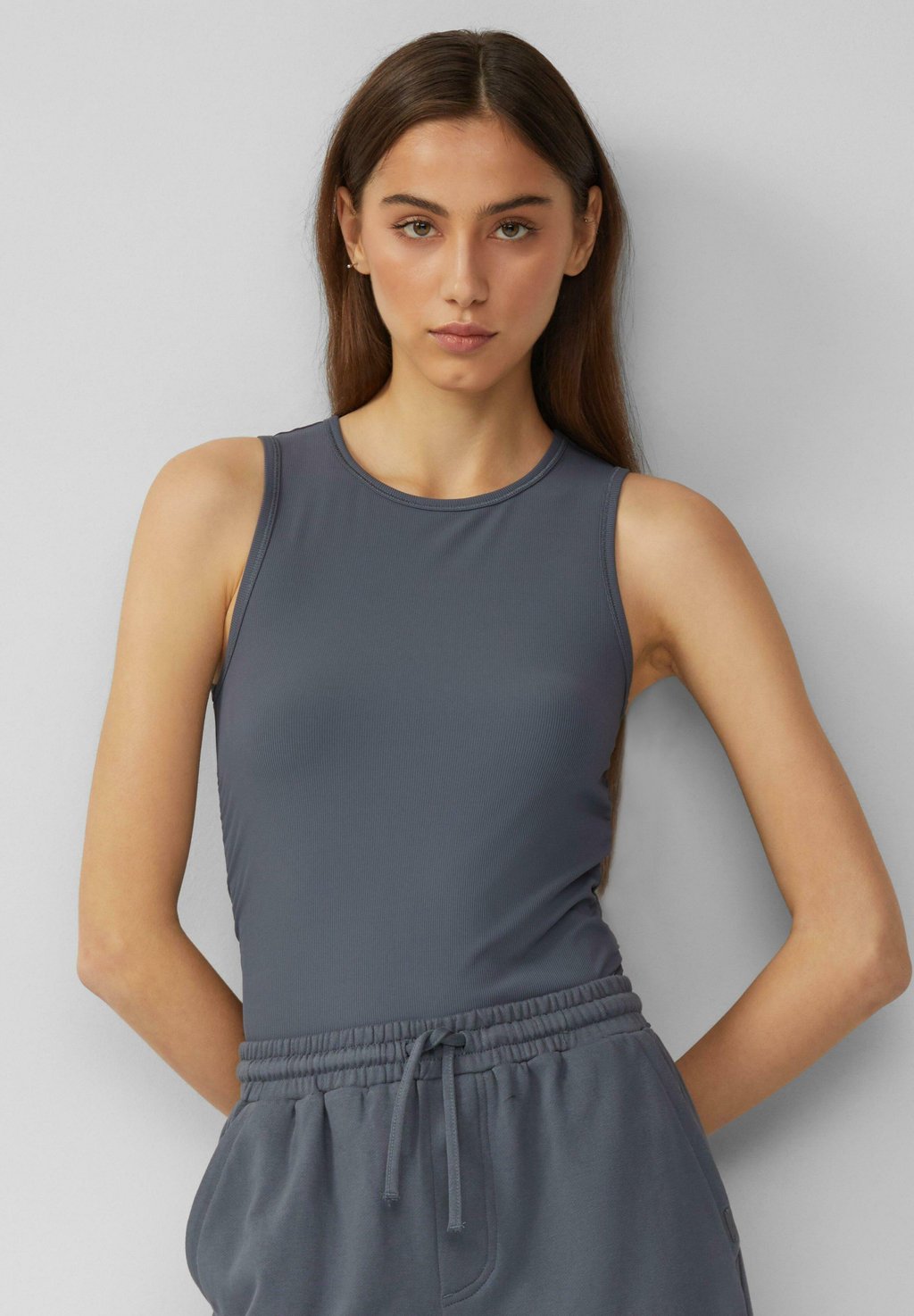 Топ MIT SEITLICHER RAFFUNG VANESSA MAI QS, антрацит
Топ MIT SEITLICHER RAFFUNG VANESSA MAI QS, антрацит