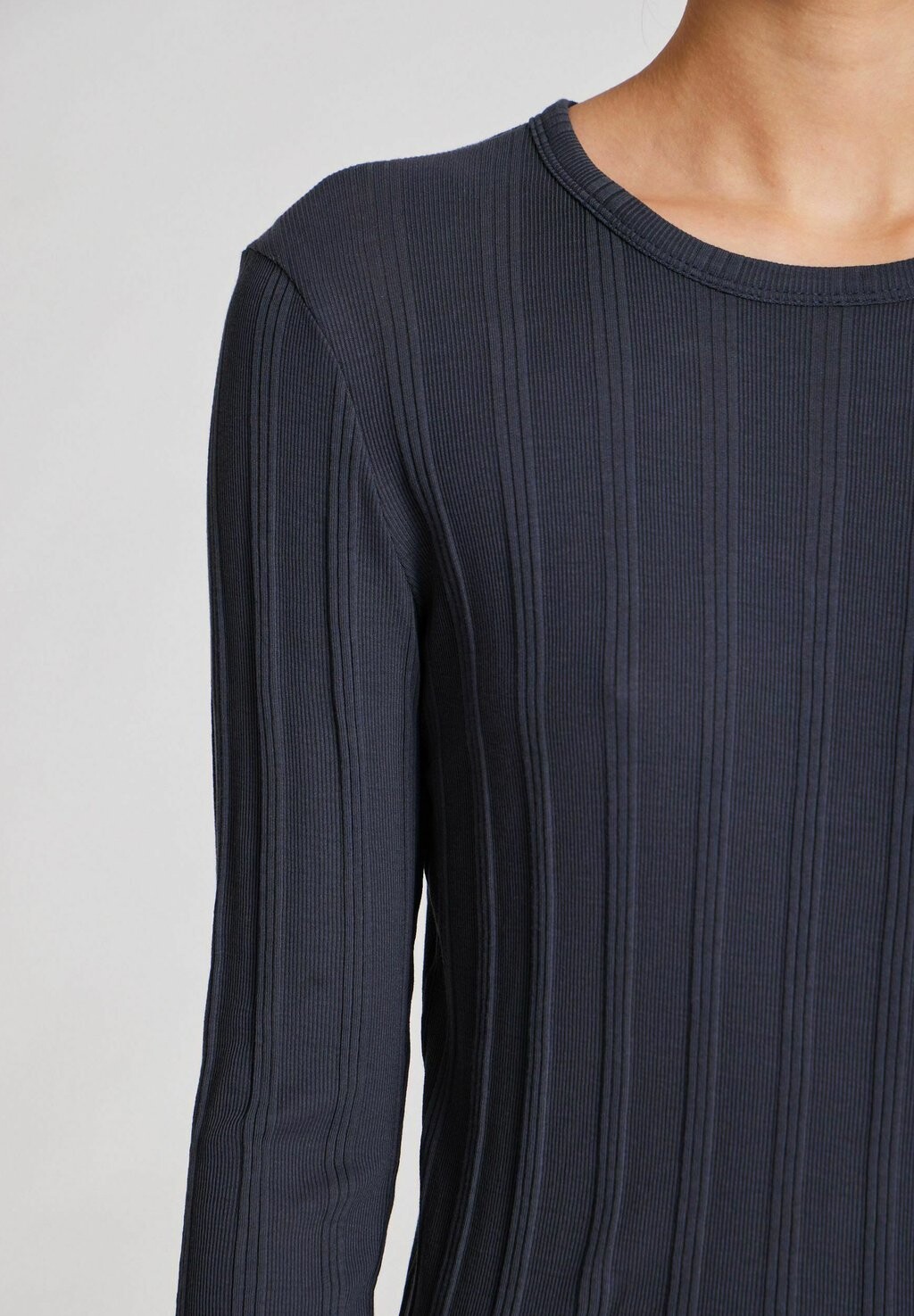 Базовый слой THYRA GAI+LISVA, темно-синий
Базовый слой THYRA GAI+LISVA, темно-синий