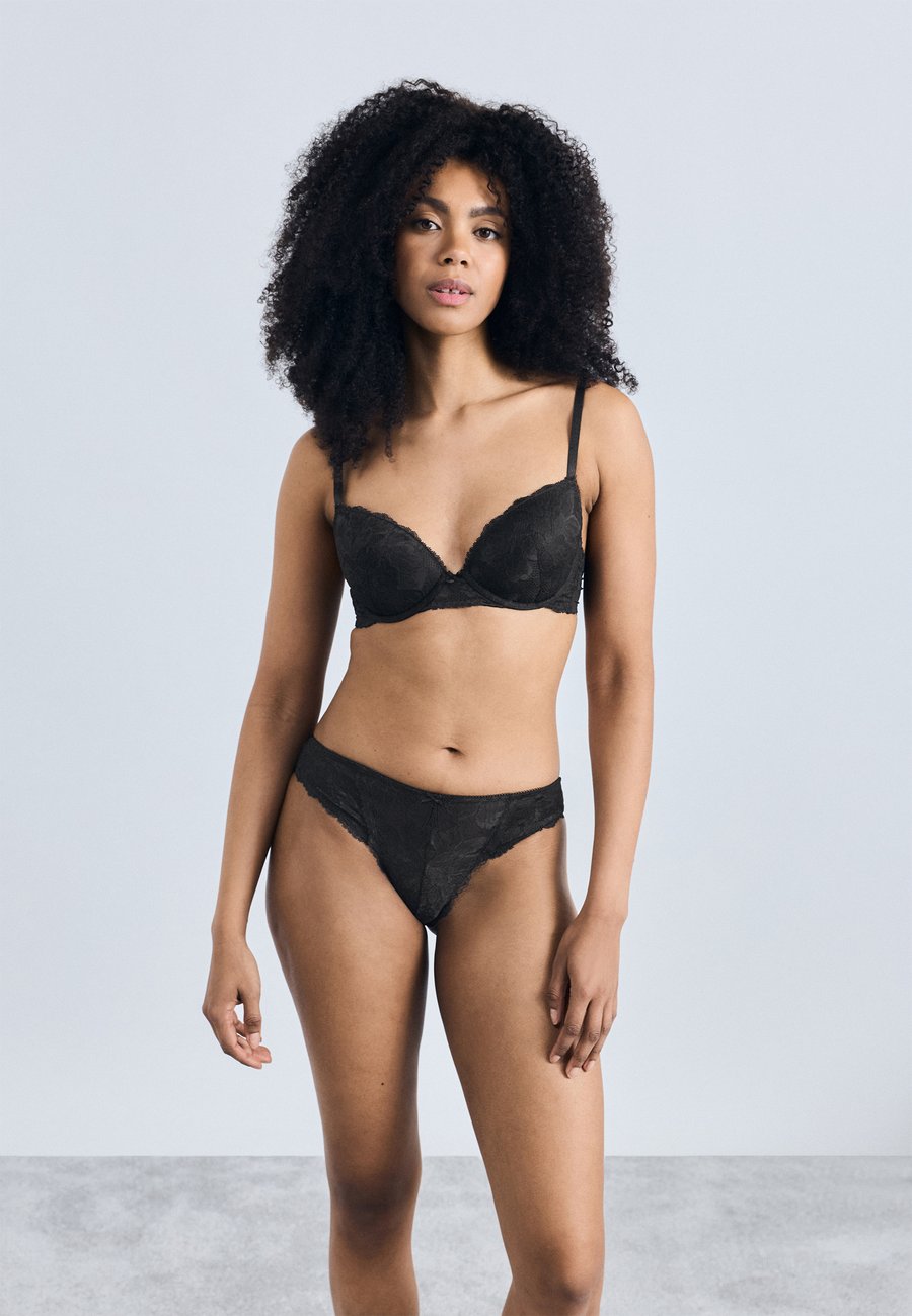 Бюстгальтер DORINA PERFECT PADDED BRA 2 PACK, Black/White/Black
Бюстгальтер DORINA PERFECT PADDED BRA 2 PACK, Black/White/Black