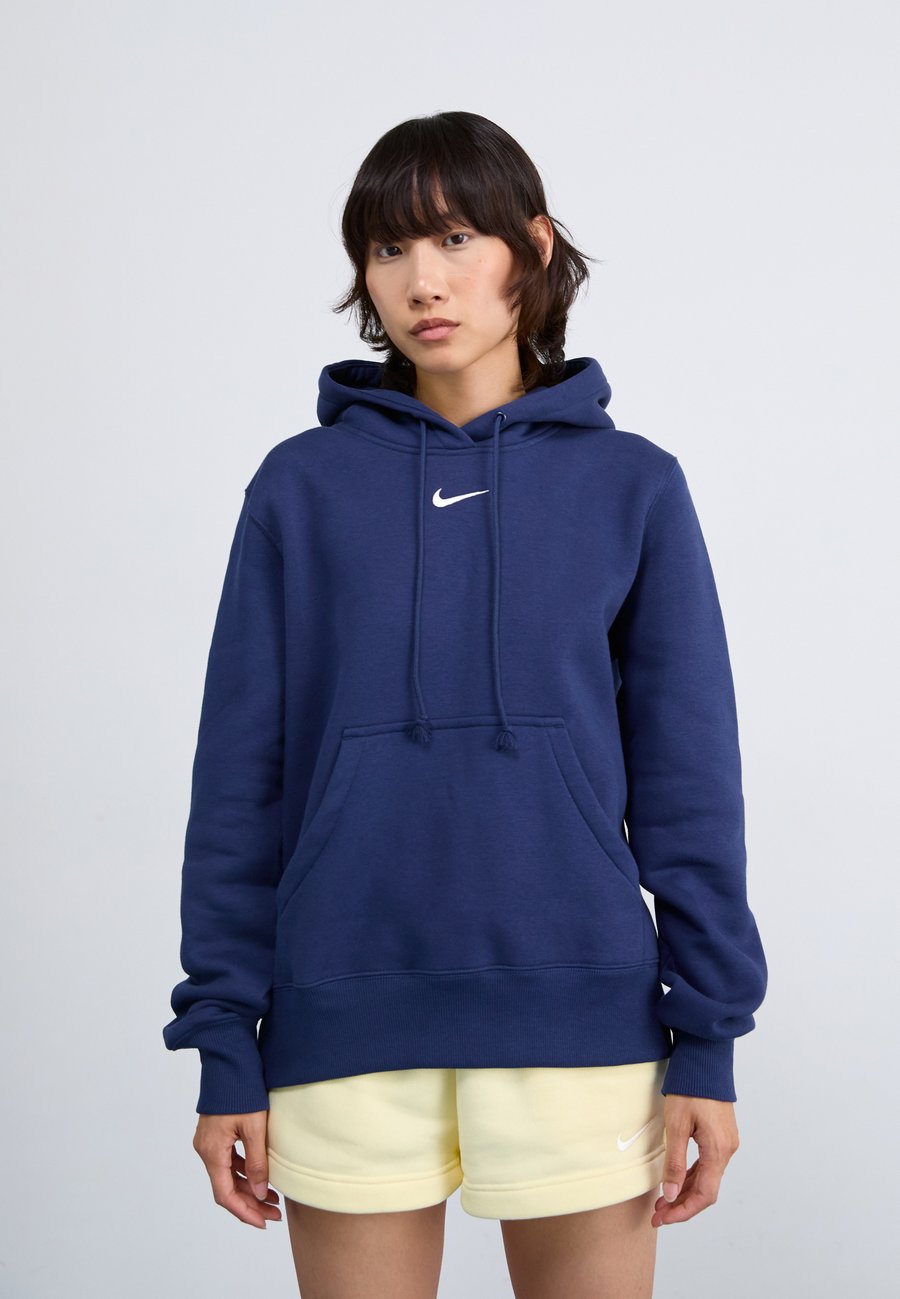 Толстовка Nike Sportswear HOODIE, Midnight Navy/Sail/Dark Blue
Толстовка Nike Sportswear HOODIE, Midnight Navy/Sail/Dark Blue