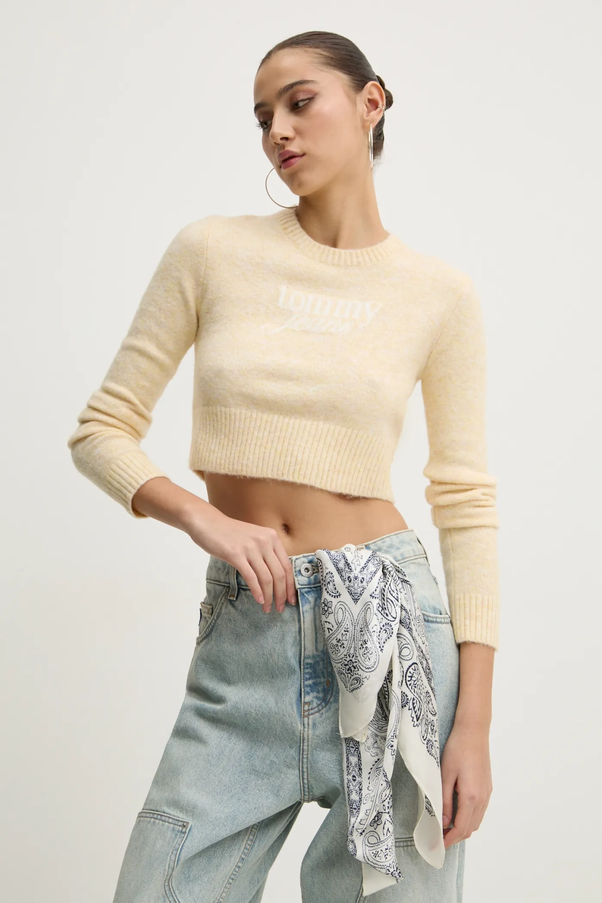 Свитер из смесовой шерсти Tommy Jeans, желтый
Свитер из смесовой шерсти Tommy Jeans, желтый