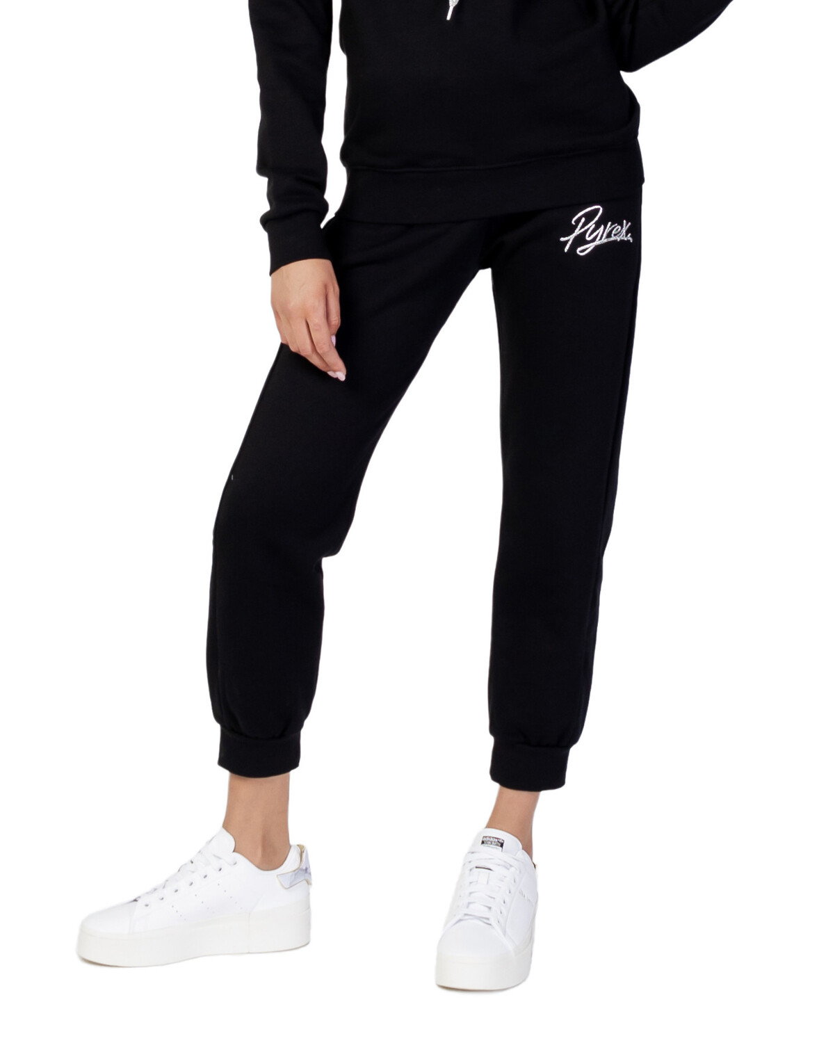 Брюки женские Pyrenex спортивные джоггеры, черный
Брюки женские Pyrenex спортивные джоггеры, черный