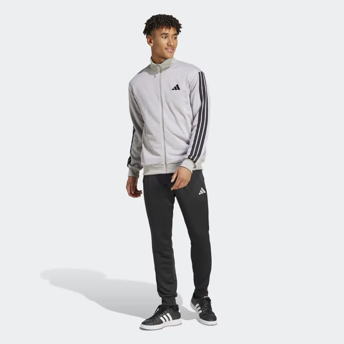 Мужская спортивная одежда Базовая французская махра 3 полоски Adidas Спортивный костюм, серый
Мужская спортивная одежда Базовая французская махра 3 полоски Adidas Спортивный костюм, серый