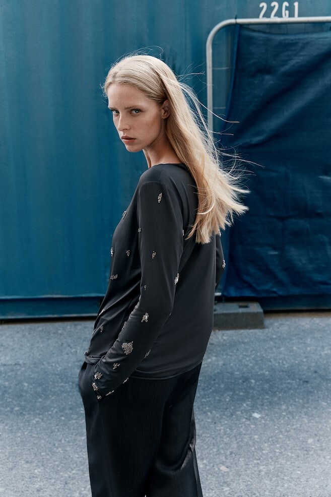 Рубашка с жемчужным декором H&M, серый
Рубашка с жемчужным декором H&M, серый