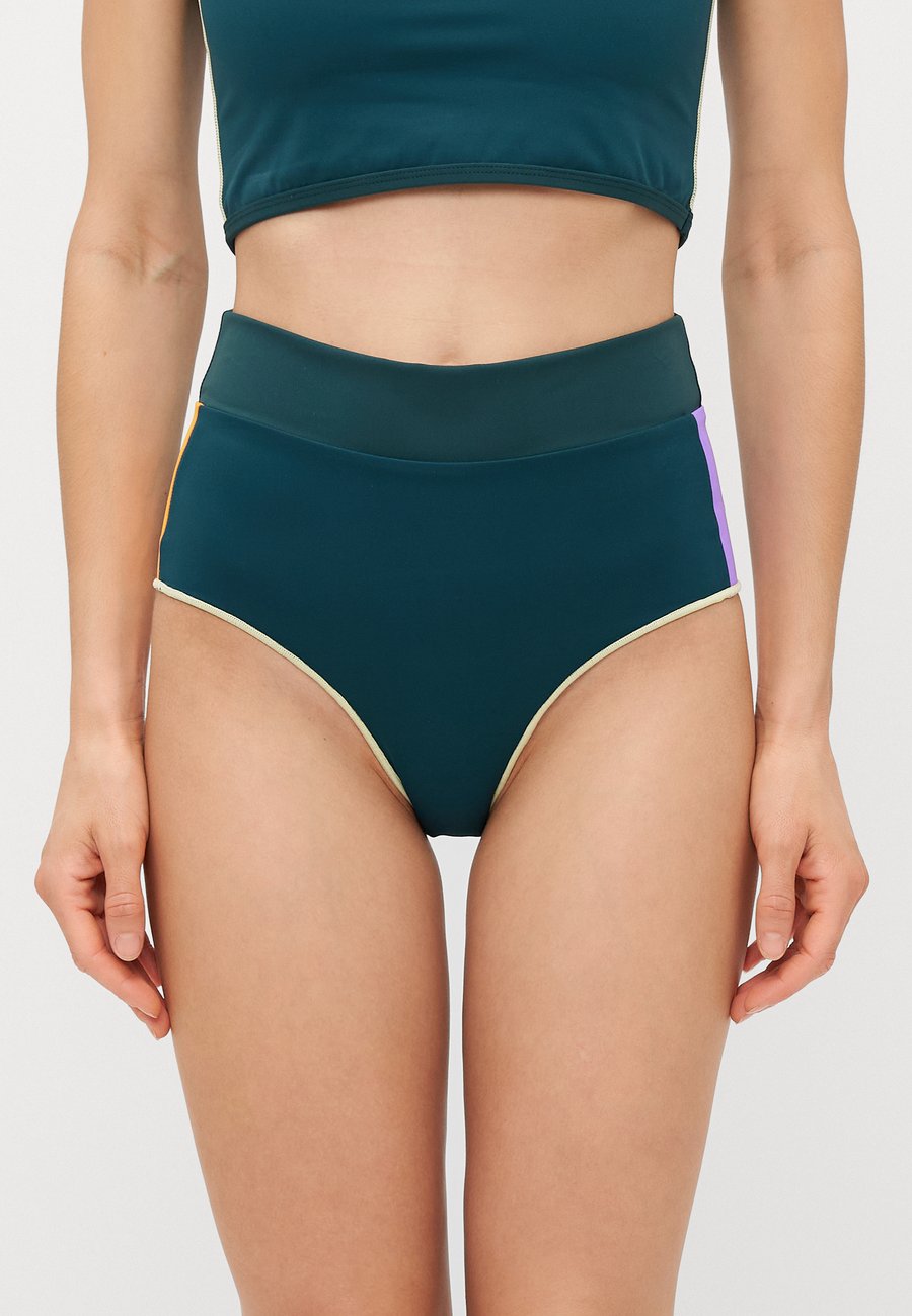Низ бикини It's Now Cool THE CONTOUR BOOTY SHORT, Renata/Evergreen
Низ бикини It's Now Cool THE CONTOUR BOOTY SHORT, Renata/Evergreen