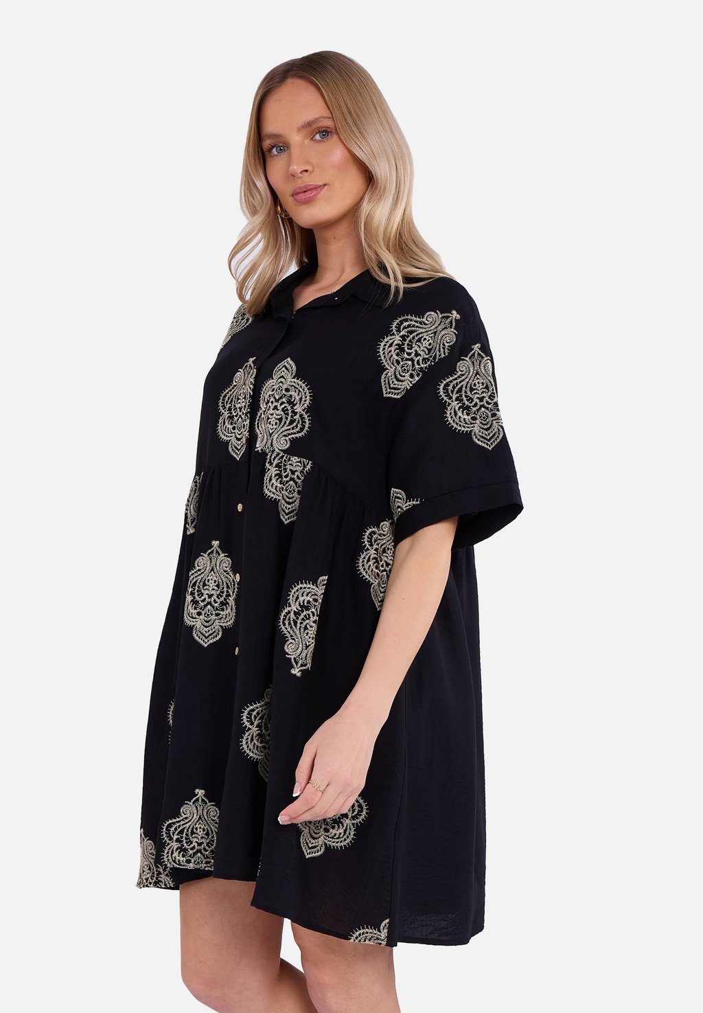 Платье-рубашка GINI LONDON, черный
Платье-рубашка GINI LONDON, черный