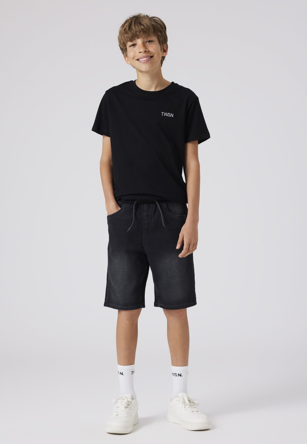 Джинсовые шорты TWO SOON, темно-серый
Джинсовые шорты TWO SOON, темно-серый