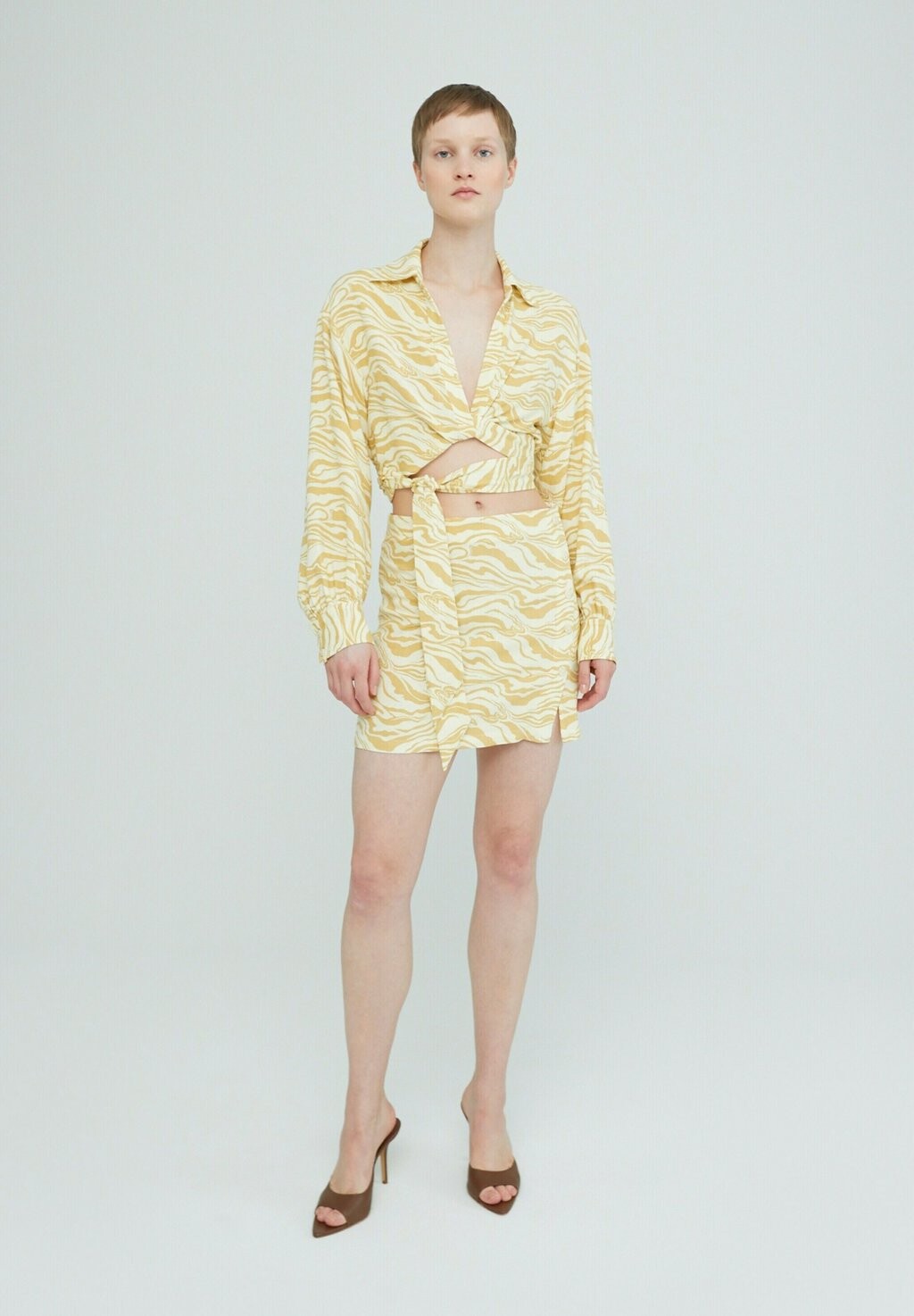 Юбка с запахом ROCK MARCY EDITED, бежевый
Юбка с запахом ROCK MARCY EDITED, бежевый