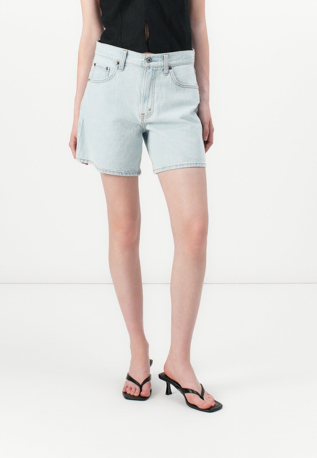 Джинсовые шорты CLASSIC LOOSE SHORT LIGHT CLEAN Abercrombie & Fitch, цвет Light Cuff
Джинсовые шорты CLASSIC LOOSE SHORT LIGHT CLEAN Abercrombie & Fitch, цвет Light Cuff