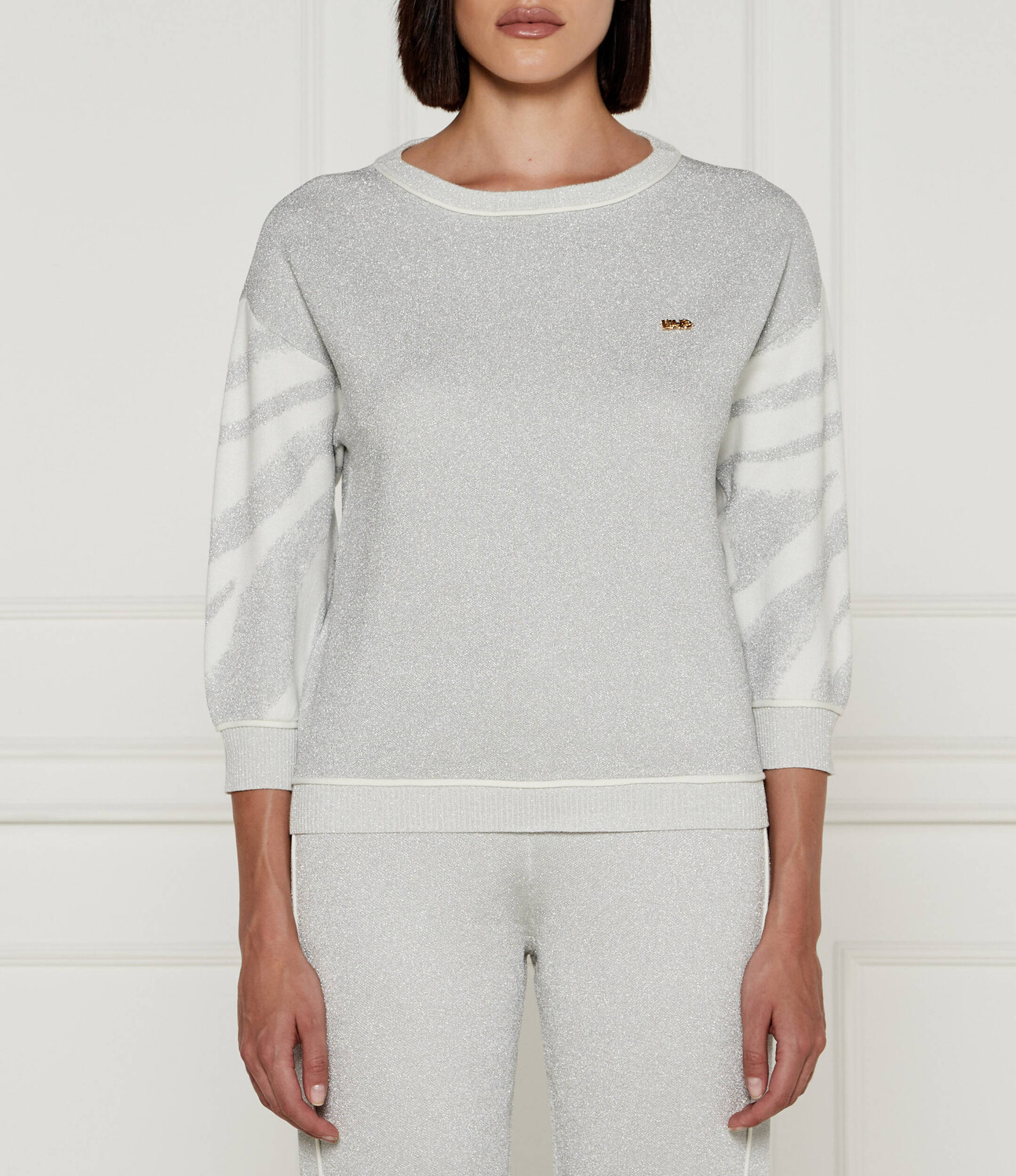 Свитер Liu Jo Sport Regular Fit, серебро
Свитер Liu Jo Sport Regular Fit, серебро