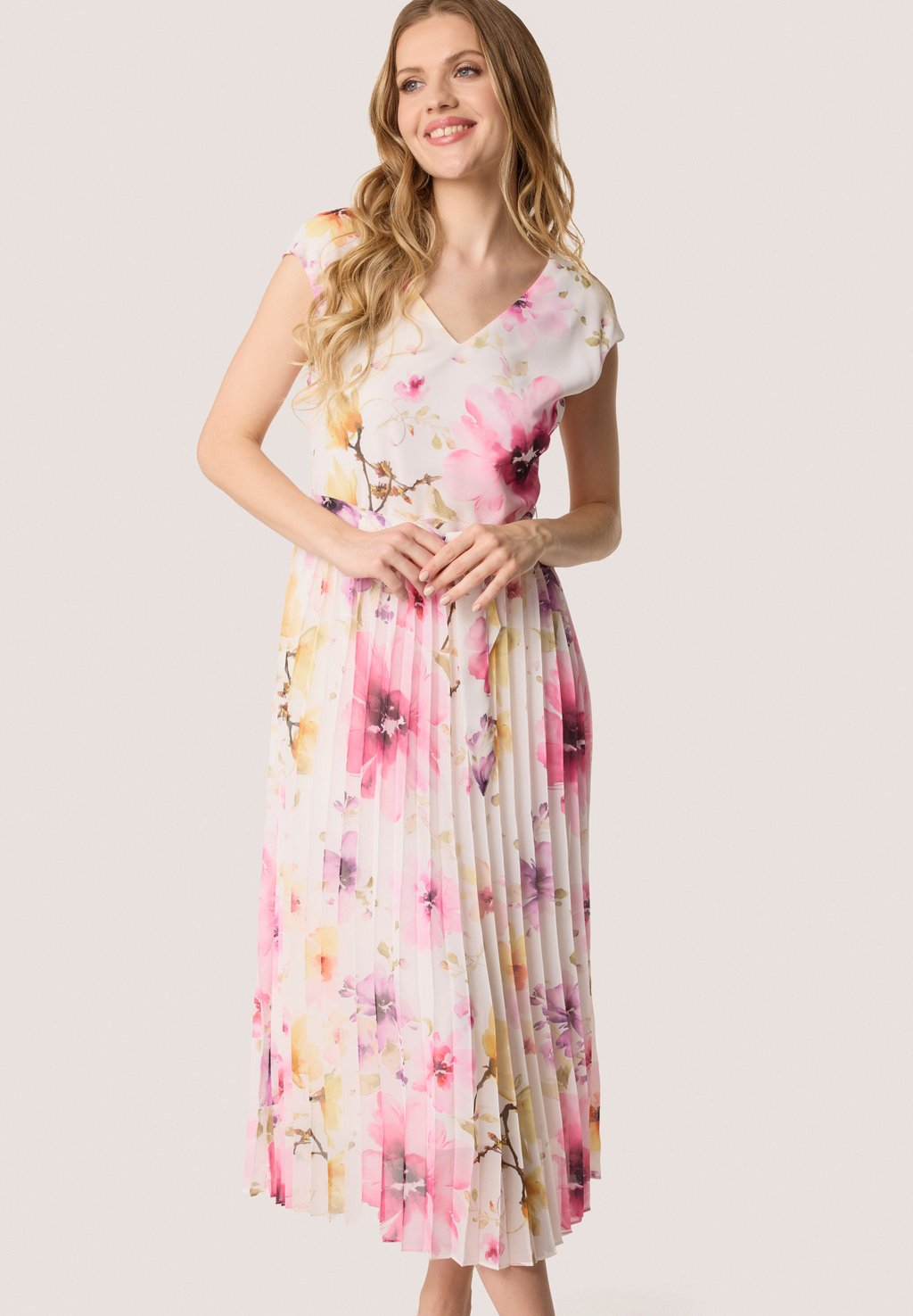 Повседневное платье QUIOSQUE, белый
Повседневное платье QUIOSQUE, белый