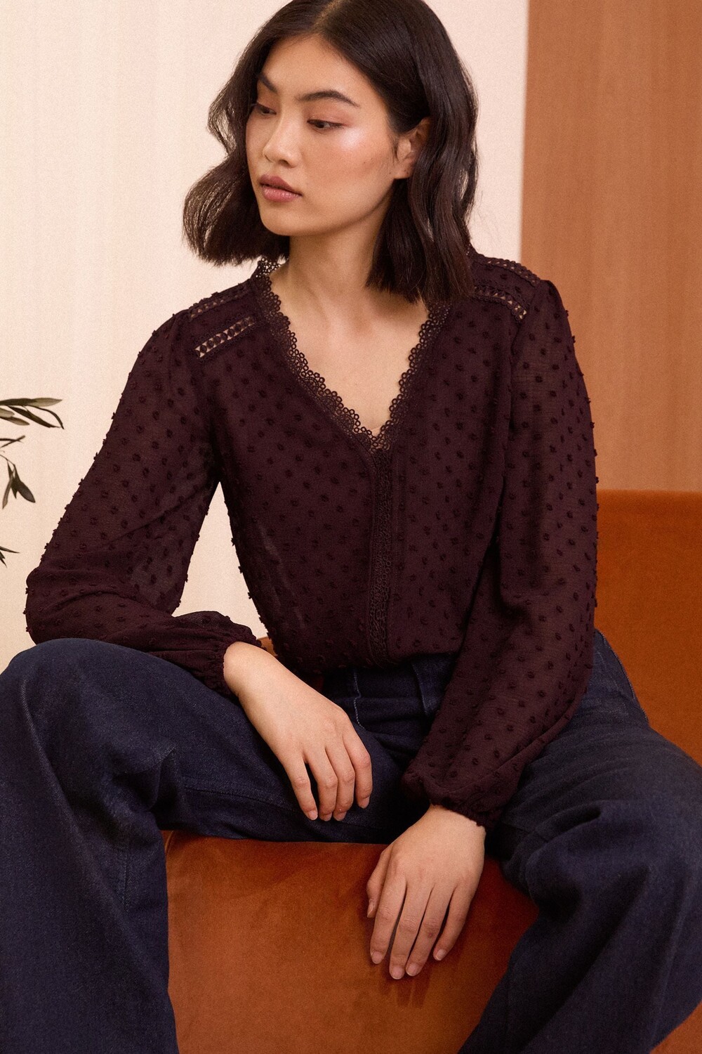 Блузка с V образным вырезом и кружевной отделкой из ткани «добби» Love & Roses, красный
Блузка с V образным вырезом и кружевной отделкой из ткани «добби» Love & Roses, красный