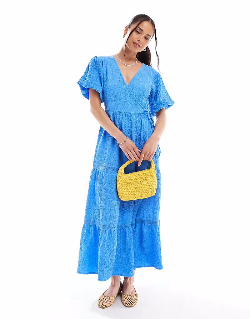 Платье миди Wednesday's Girl с текстурированными рукавами-фонариками и запахом синего цвета 
Платье миди Wednesday's Girl с текстурированными рукавами-фонариками и запахом синего цвета