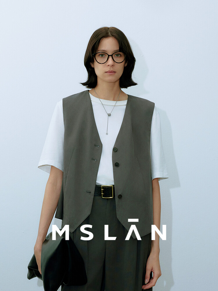 Жилет осенний женский Mslan с V-образным вырезом
Жилет осенний женский Mslan с V-образным вырезом