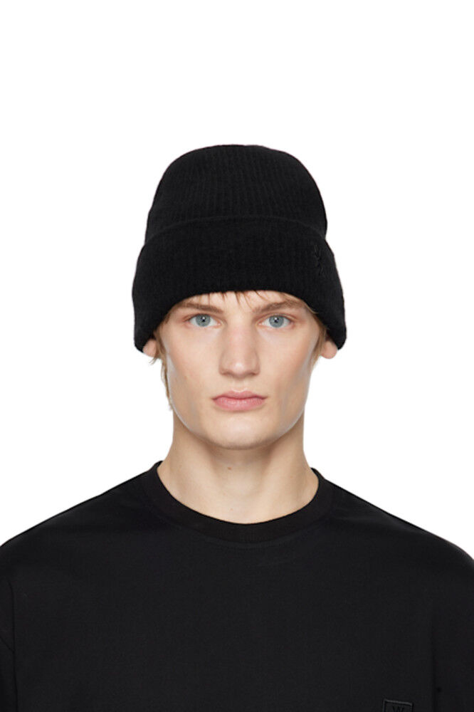 Черная вязаная шапка WOOYOUNGMI
Черная вязаная шапка WOOYOUNGMI
