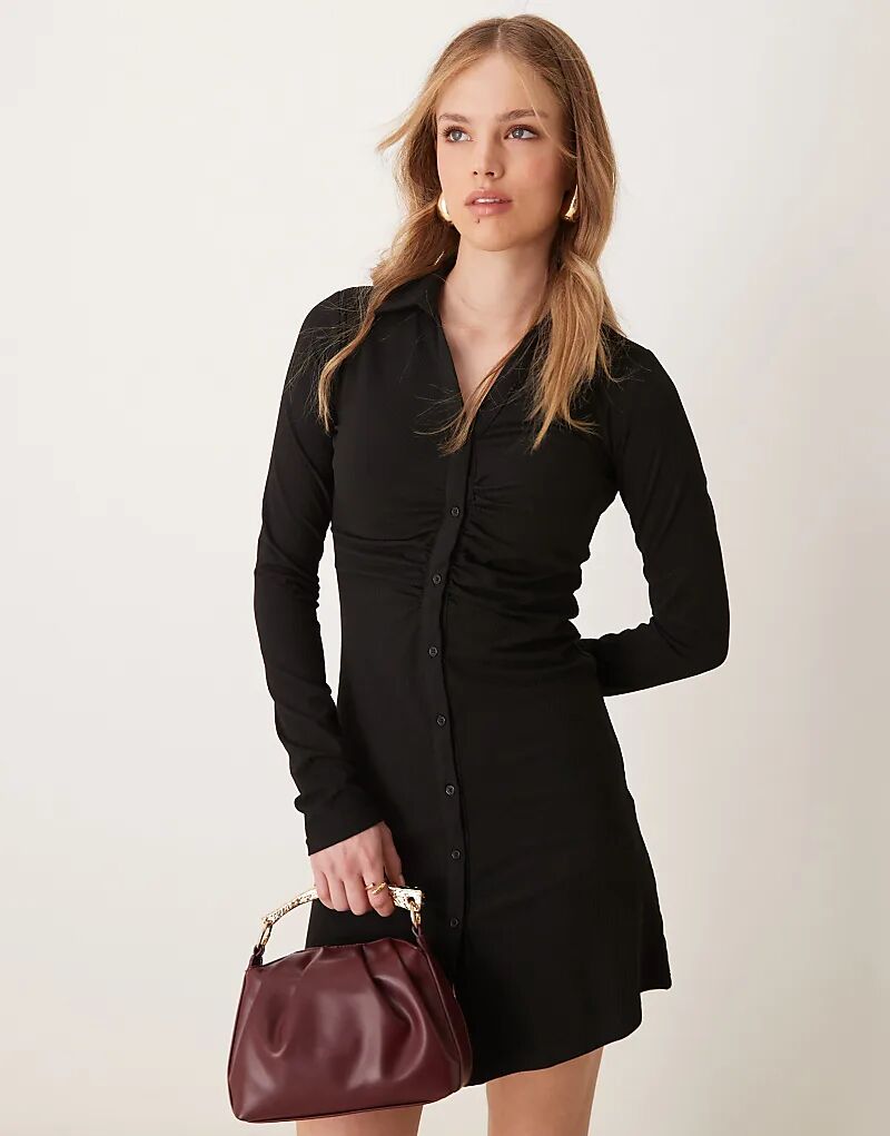 Мини-платье с длинными рукавами и сборками черного цвета New Look
Мини-платье с длинными рукавами и сборками черного цвета New Look