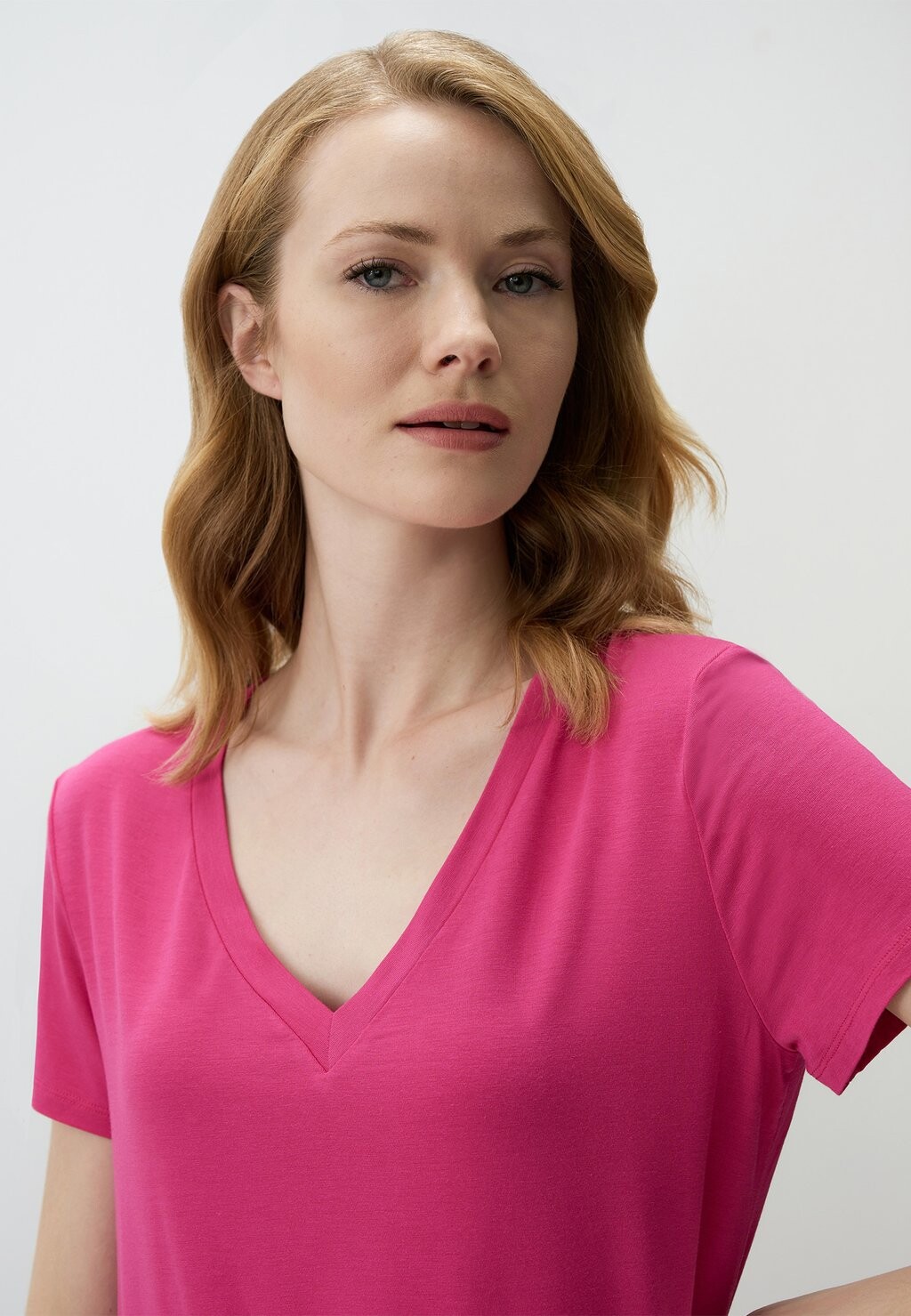 Базовая футболка V-NECK Jimmy Key, розовый
Базовая футболка V-NECK Jimmy Key, розовый