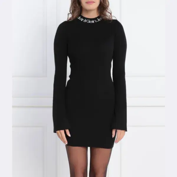 Платье вязки интарсия с логотипом Calvin Klein, черный
Платье вязки интарсия с логотипом Calvin Klein, черный