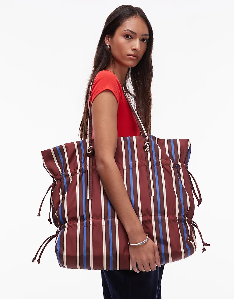 Сумка-тоут Topshop Tino из нейлона с рюшами в бордовую полоску
Сумка-тоут Topshop Tino из нейлона с рюшами в бордовую полоску