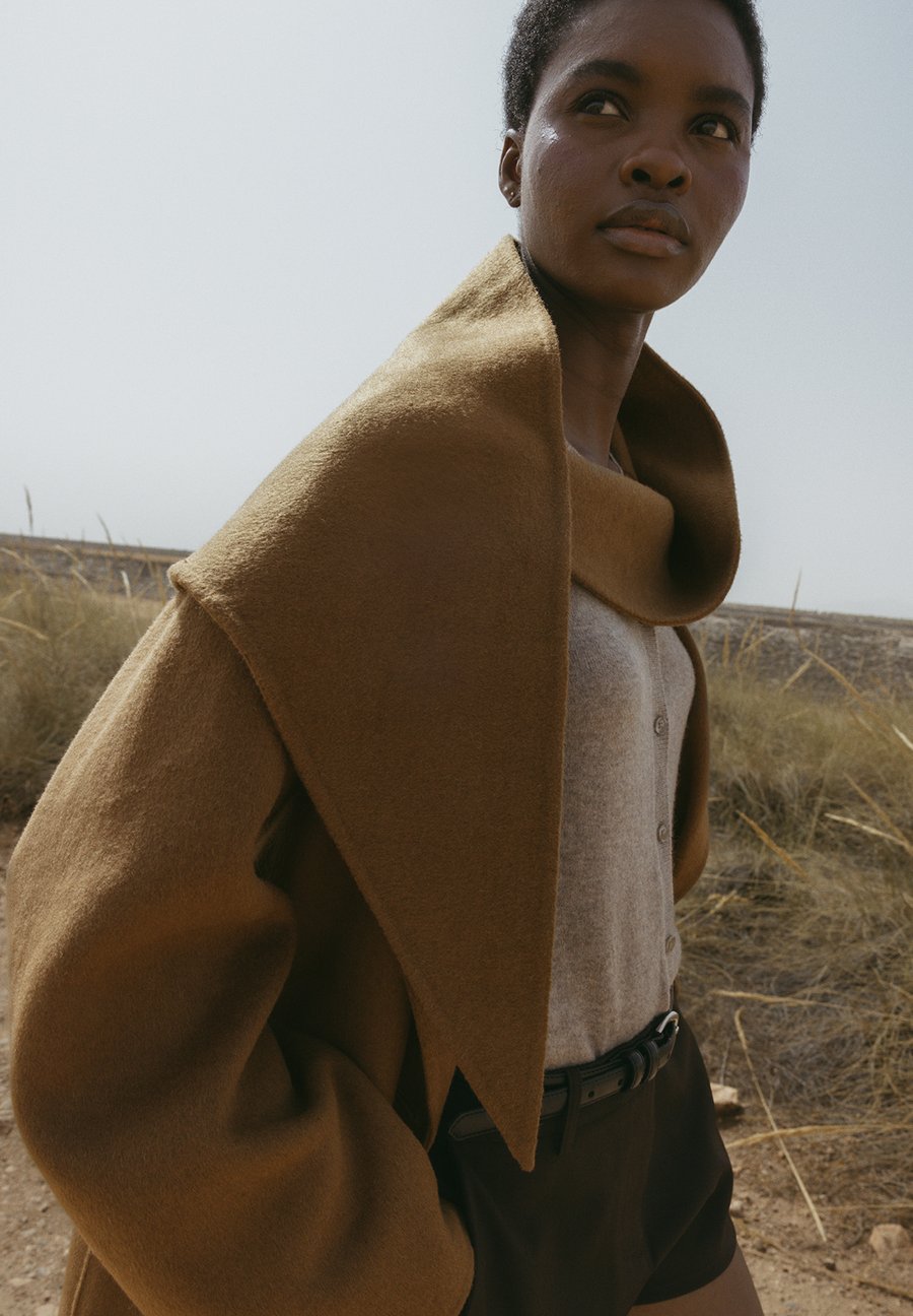 Шарф NA-KD TRIANGLE, Camel
Шарф NA-KD TRIANGLE, Camel