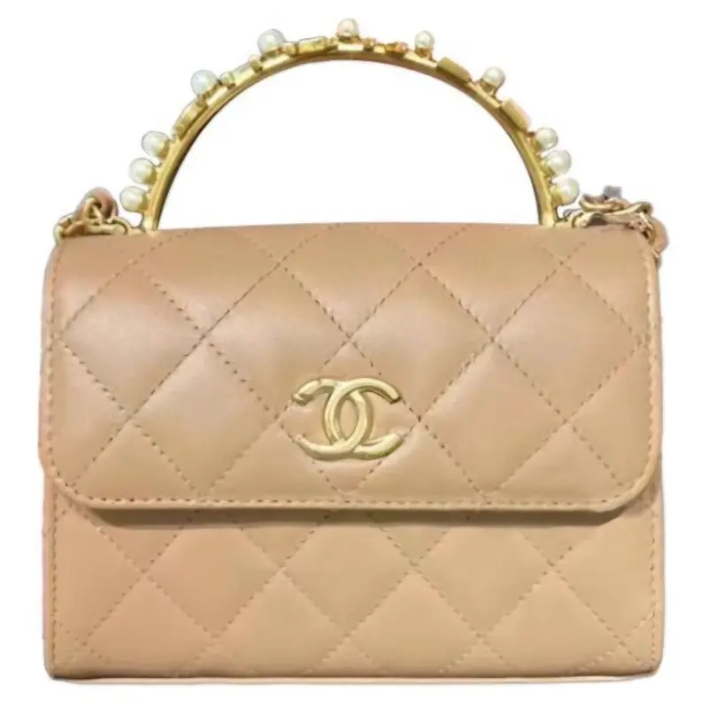 Овчинная маленькая квадратная сумка, через плечо, кроссбоди, женская молочно-бежевая CHANEL
Овчинная маленькая квадратная сумка, через плечо, кроссбоди, женская молочно-бежевая CHANEL