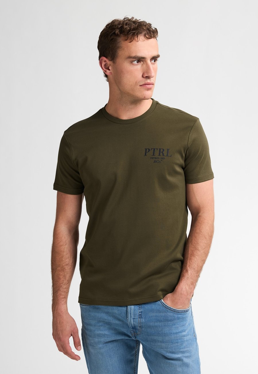 Футболка Petrol Industries LOGO PAWNEE, Army Green/Khaki, Зеленый, Футболка Petrol Industries LOGO PAWNEE, Army Green/Khaki
Футболка Petrol Industries LOGO PAWNEE, Army Green/Khaki, Зеленый, Футболка Petrol Industries LOGO PAWNEE, Army Green/Khaki