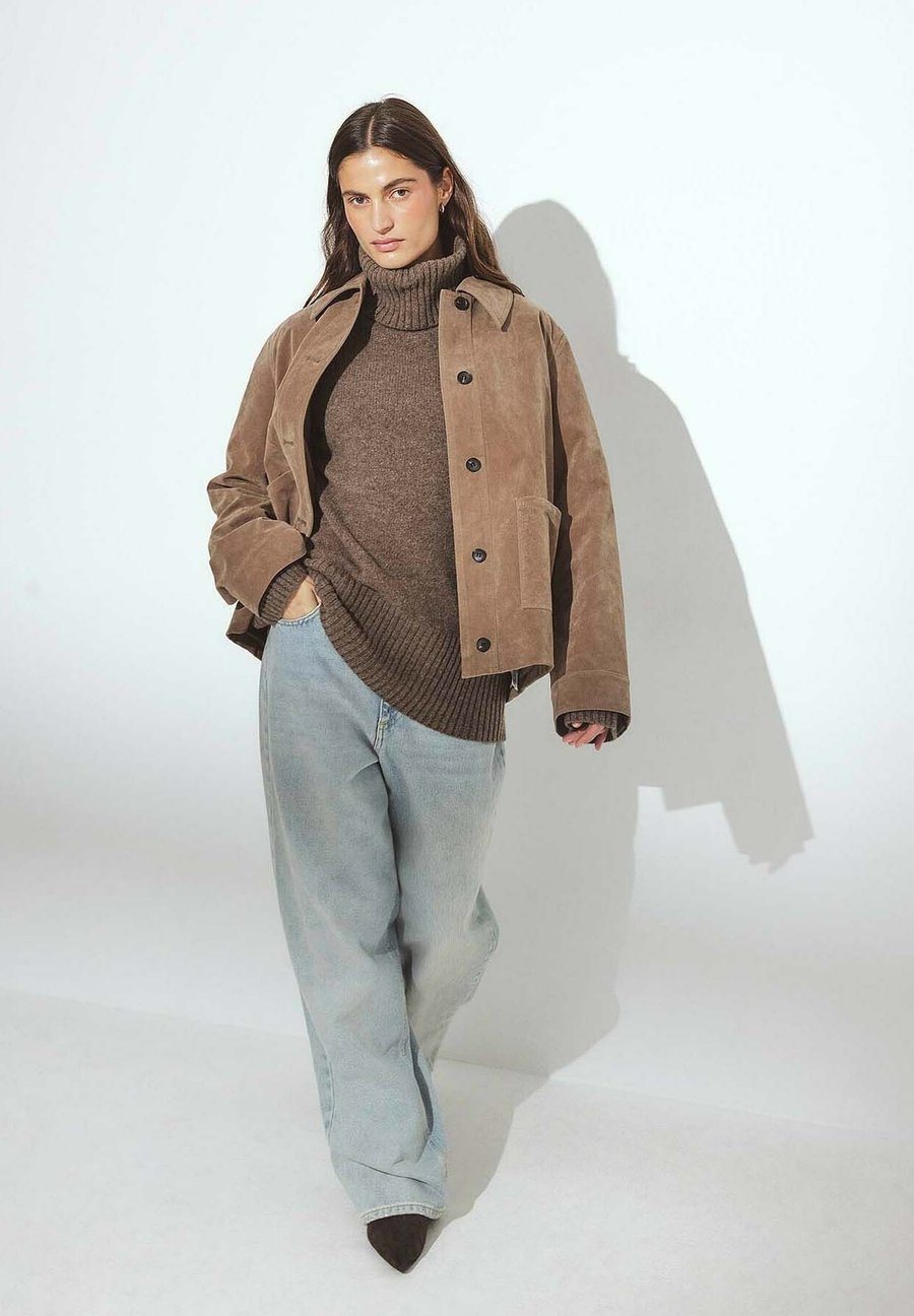 Джемпер NA-KD TURTLENECK, Brown
Джемпер NA-KD TURTLENECK, Brown