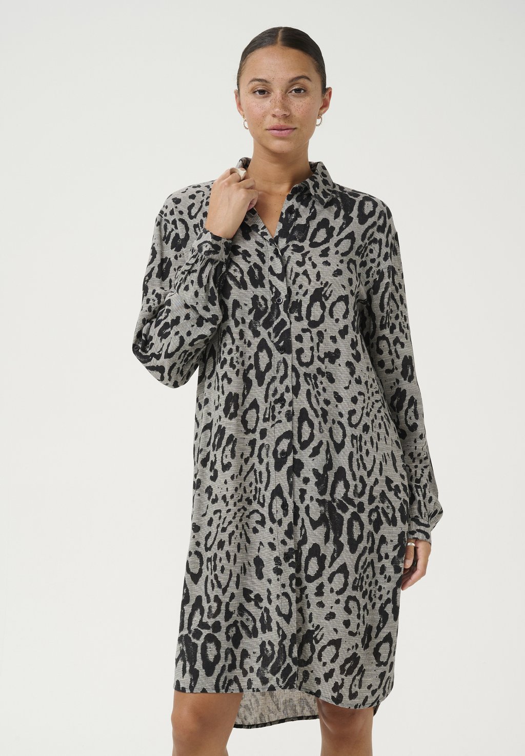 Платье-рубашка MILIA Kaffe, серый
Платье-рубашка MILIA Kaffe, серый