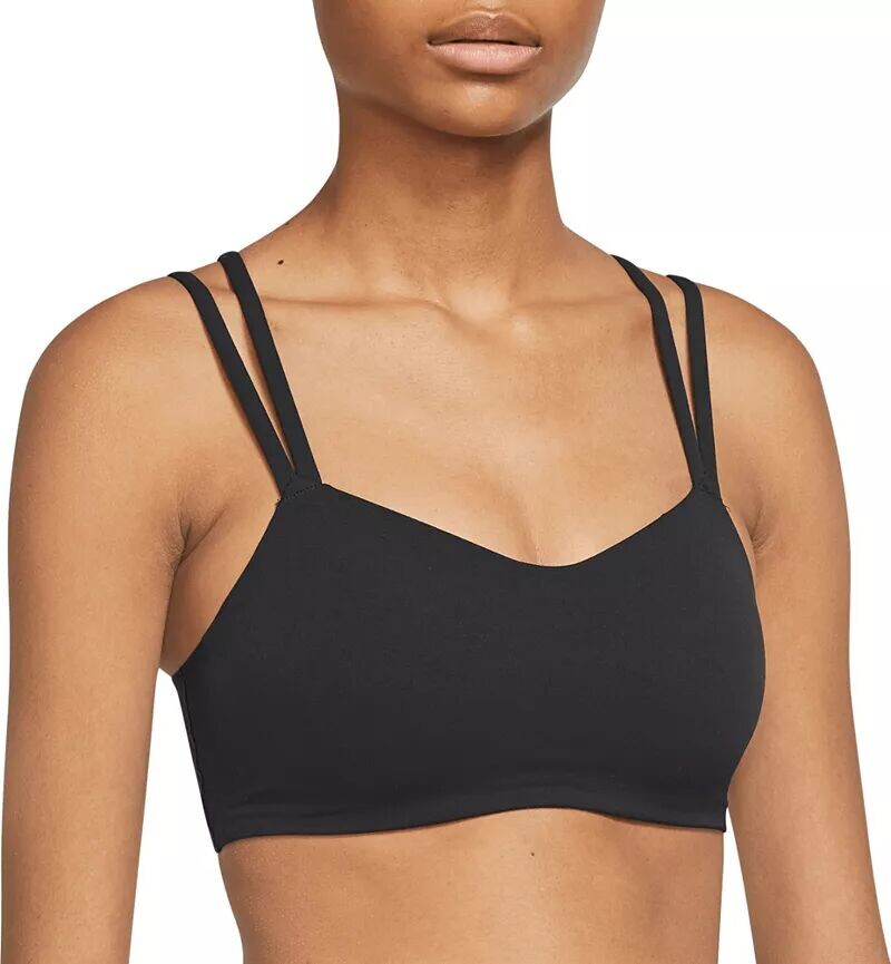 Женский спортивный бюстгальтер с мягкой подкладкой и ремешками Nike Alate Trace, черный
Женский спортивный бюстгальтер с мягкой подкладкой и ремешками Nike Alate Trace, черный