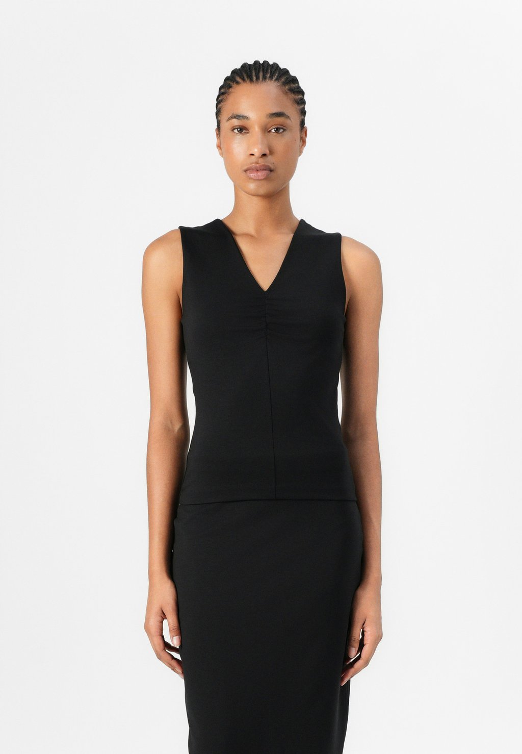 Топ MERIAM DRYKORN, черный
Топ MERIAM DRYKORN, черный