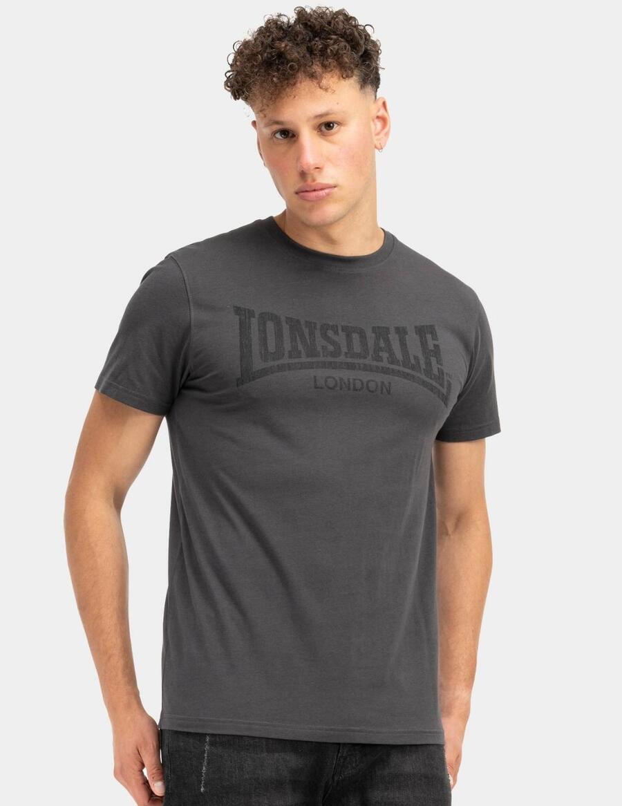 Серая мужская футболка Lonsdale
Серая мужская футболка Lonsdale