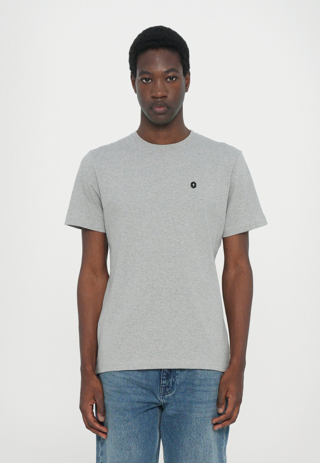 Базовая футболка MICHAEL TEE QUARTZ CO, серый
Базовая футболка MICHAEL TEE QUARTZ CO, серый